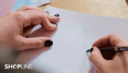 Smart Push是SHOPLINE推出的一款专为中国出海商户提供简易、高性价比、高回报率的EDM&SMS工具。海量邮件模板库和文件库帮您快速创建营销任务，强大的自动化流程可轻松推动店铺转化提升，详细的数据分析报告让您对复购留存不再迷茫！